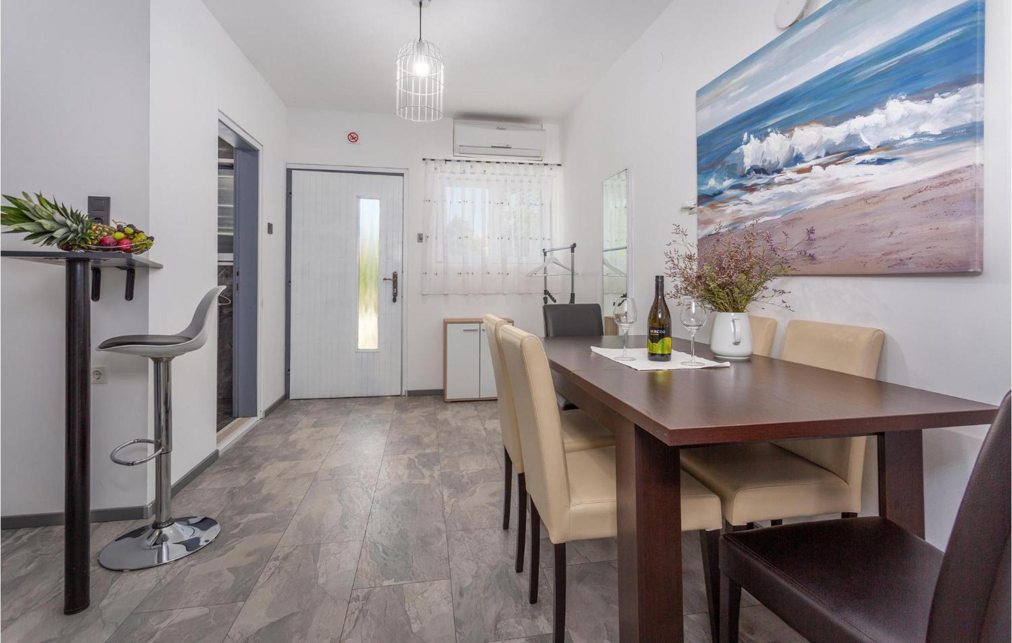 Beautiful Apartment In Malinska With Kitchen Exterior foto